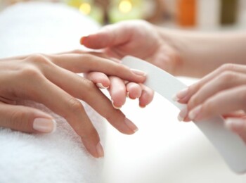 Manicure at Wooda Wellness